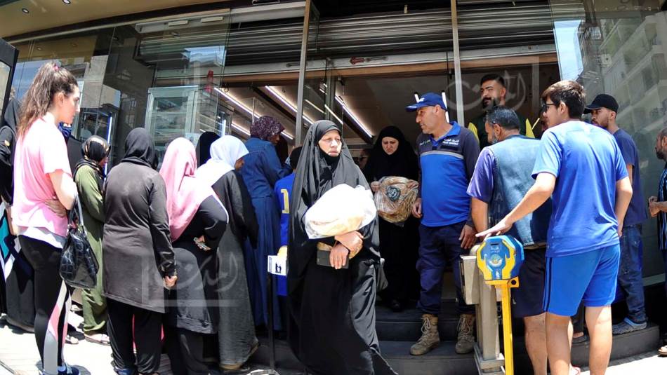 الوقوف أمام الفرن مجازفة خطيرة: إطلاق رصاص وعراك وفوضى (مصطفى جمال الدين)