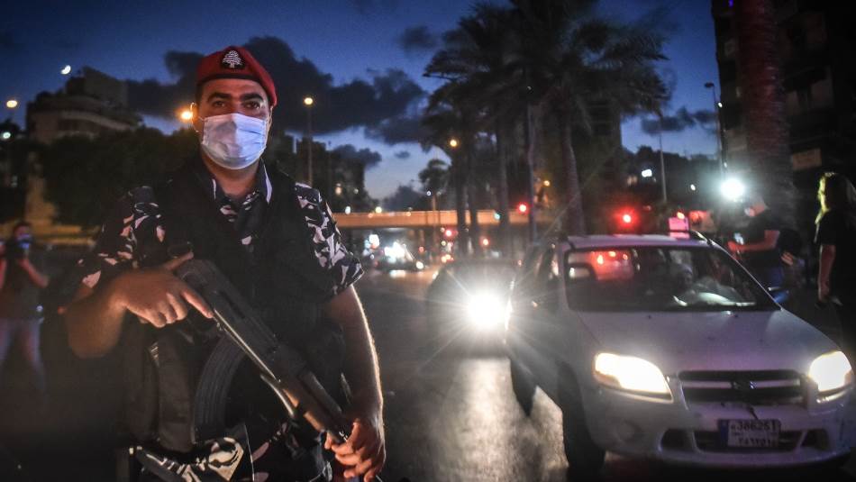 نقص حادّ في العديد والعتاد وفقدان الحافز على أداء الواجب (Getty)