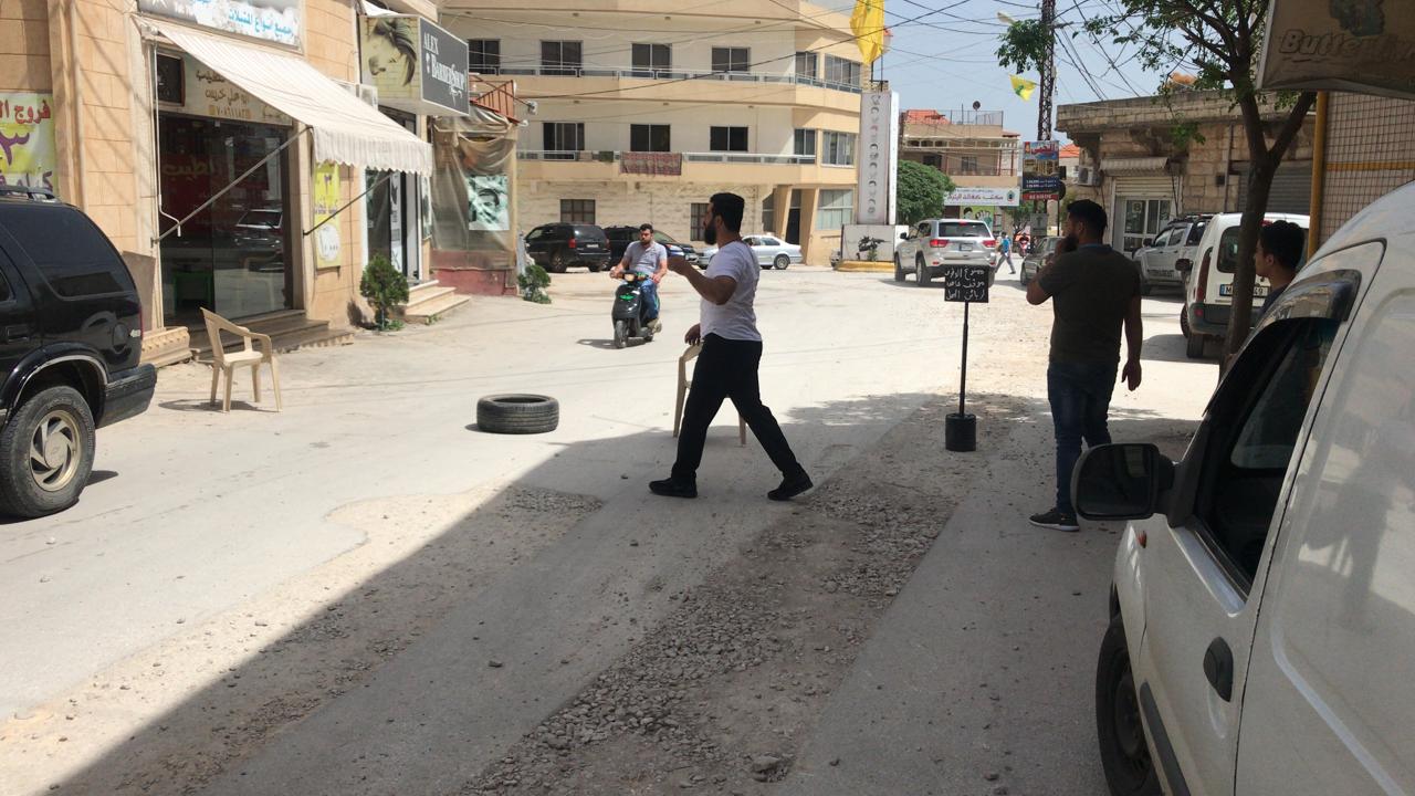 أهالي الخيام قطعوا الشارع الرئيسي احتجاجاً على الحفريات المنسية