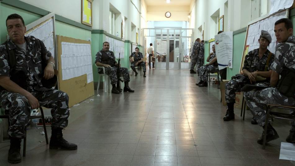 يقول دركي: أحيانًا لا أتمكن من شراء الطعام لعائلتي