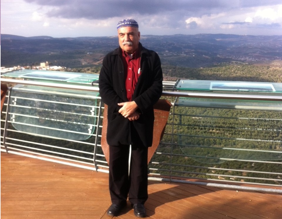 الكاتب فواز حسين