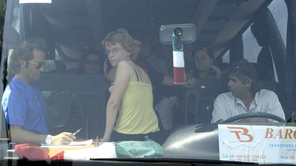 لجأت الوكالات الأممية إلى إجراءات شبيهة بتلك التي اتخذت في حرب العام 2006 (Getty)