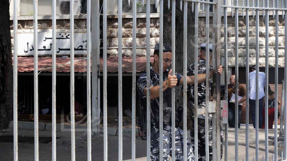 أكد البيطار أن أولى جلسات الاستجواب لا تزال على موعدها (علي علوش)