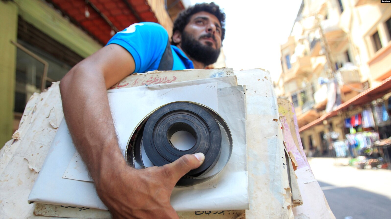 قاسم إسطنبولي يطلق مهرجان صور السينمائي الدولي للأفلام القصيرة  السينما للجميع 