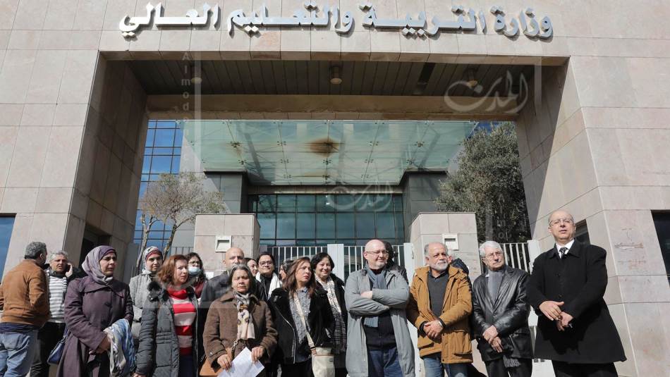 مراسيم الحكومة التي ستقر يوم الإثنين تعمق الهوة بين موظف الإدارة والأستاذ (علي علّوش)