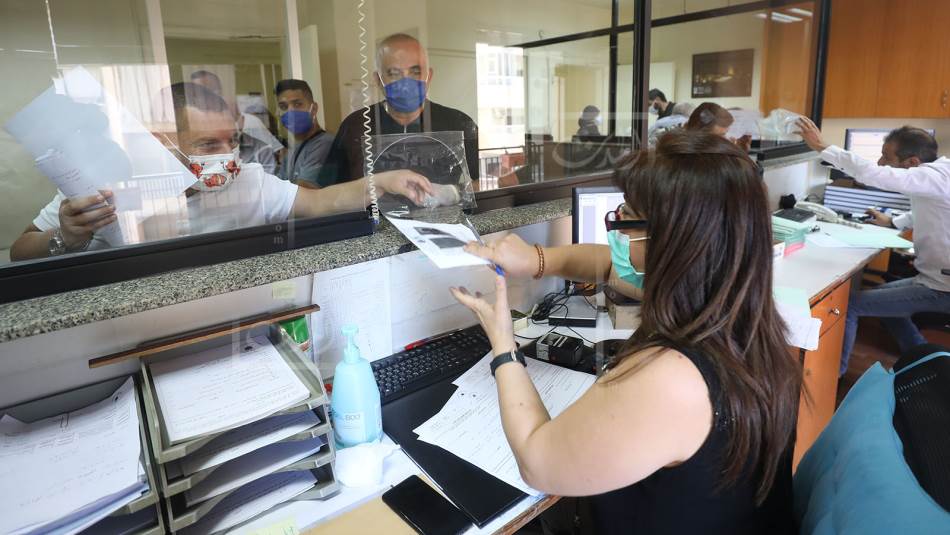 هناك موظفون يتقاضون رواتب للعمل في مؤسسات لا تعمل أصلاً (علي علوش)