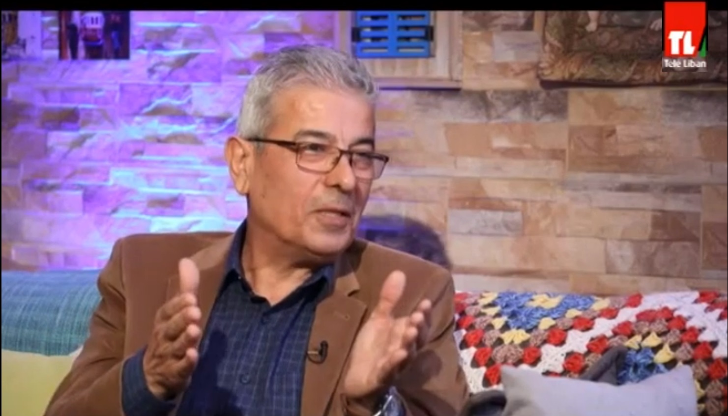 ابن بلدتنا الخيام، الفنان التشكيلي البروفسور يوسف غزاوي