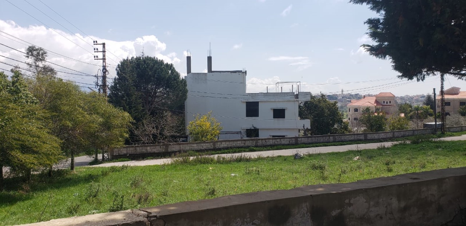 البناء جهة الغرب