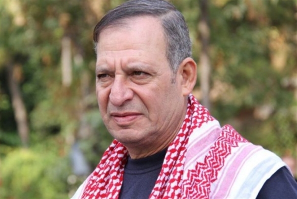 يلمع الممثل السوري جمال العلي في دور ابو رضا