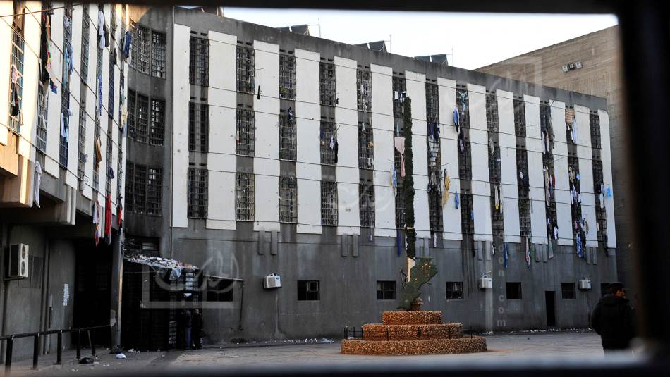 السجناء يخسرون حقوقهم الإنسانية (علي علوش)