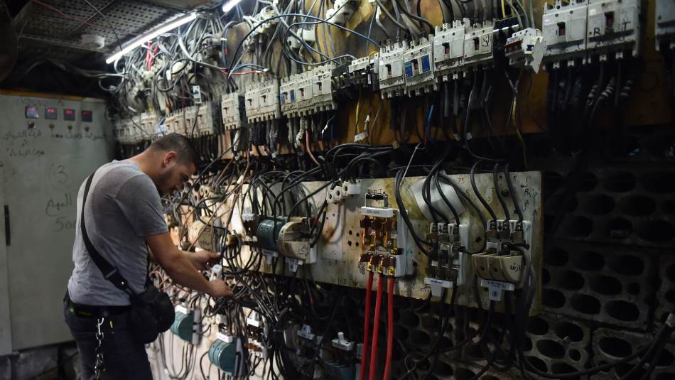 رسوم المولّدات الخاصة تُدفَع لقاء خدمة متواصلة (Getty)