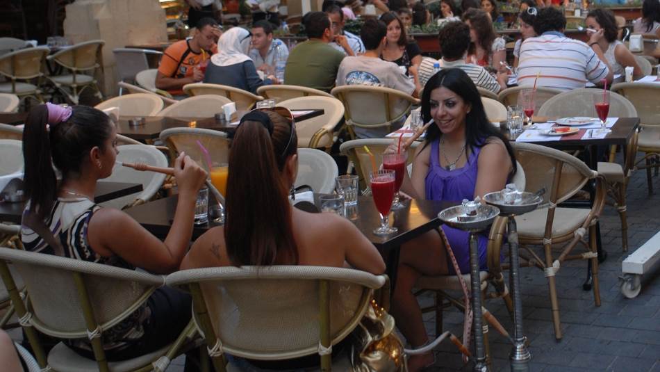 شريحة مدخّني النرجيلة اتسعت كثيراً وزادت بأكثر من الضعفين (Getty)