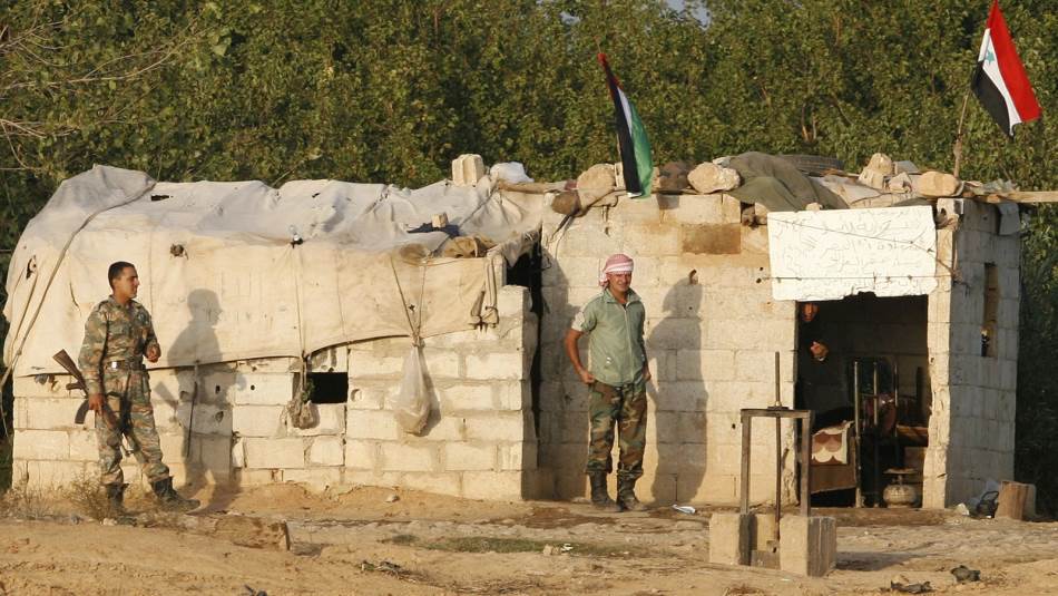 120 معبراً غير شرعي بين لبنان وسوريا (Getty)