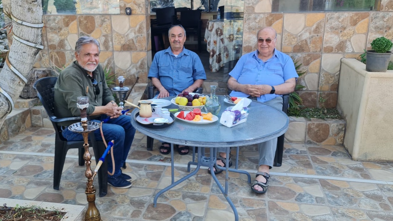 الأستاذ كامل حيدر متوسطاً الدكتور طلال يونس ورجل الأعمال محمد صفاوي