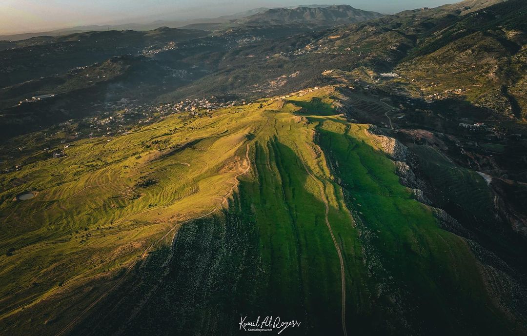 من صفحة المصوِّر كميل الريّس