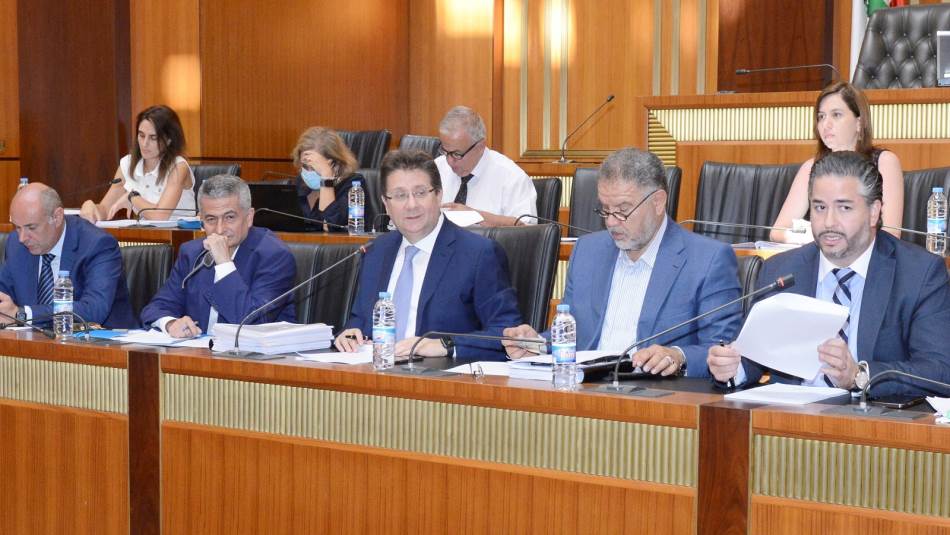 الدولة عدّلت تعويضات نهاية الخدمة بما يخدم أرباب العمل (مجلس النواب)