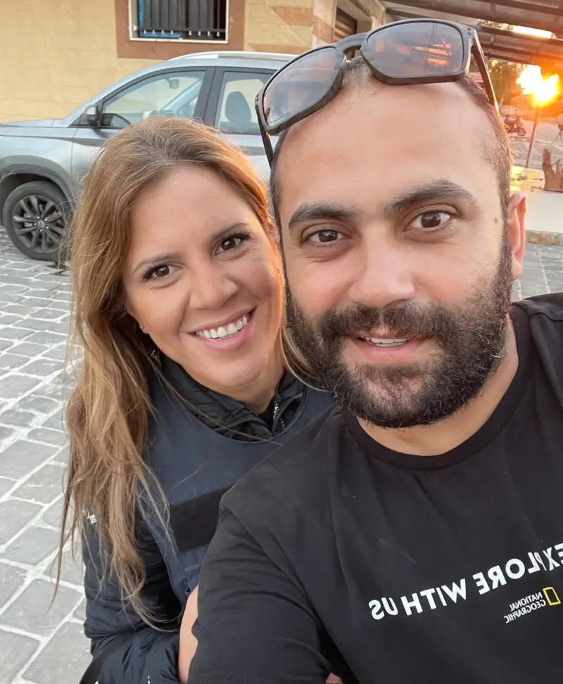 المصوّر الصحافي الشهيد عصام عبدالله ومراسلة الجزيرة في لبنان كارمن جوخَدار قبل استهدافهما