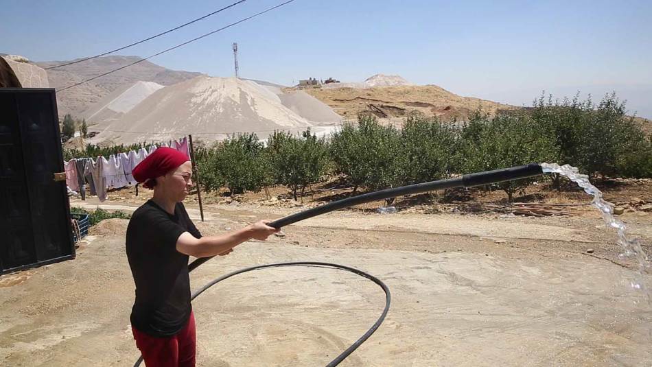 الشركات تحتكر الترابة وتسعّر الطنّ أغلى 50% من المستورد (علي علوش)