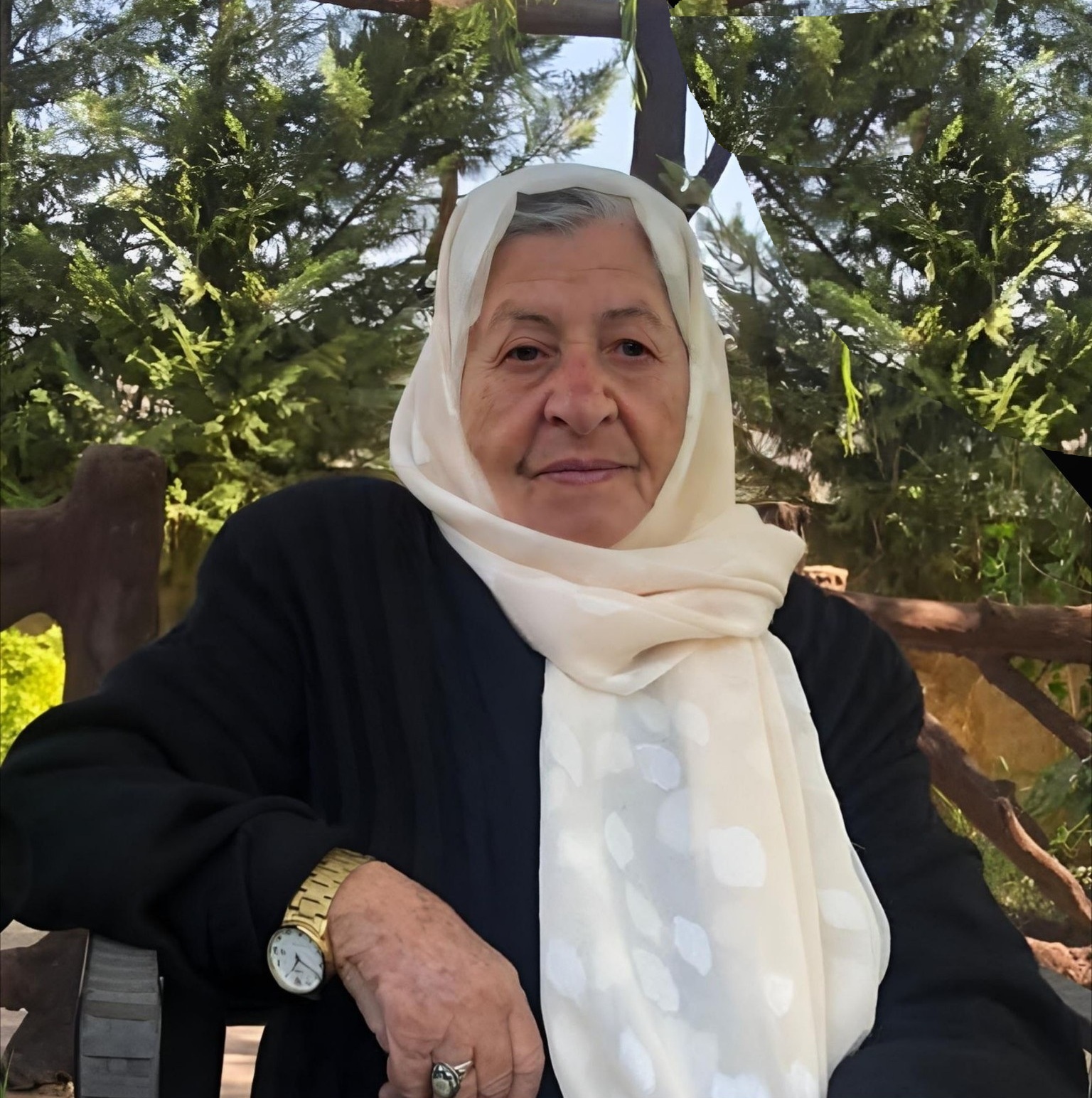 والدة الكاتب علي خريس، المرحومة الحاجة خديجة أبو عباس (ام احمد خريس) حرم المرحوم الحاج عباس عبدو عيسى خريس