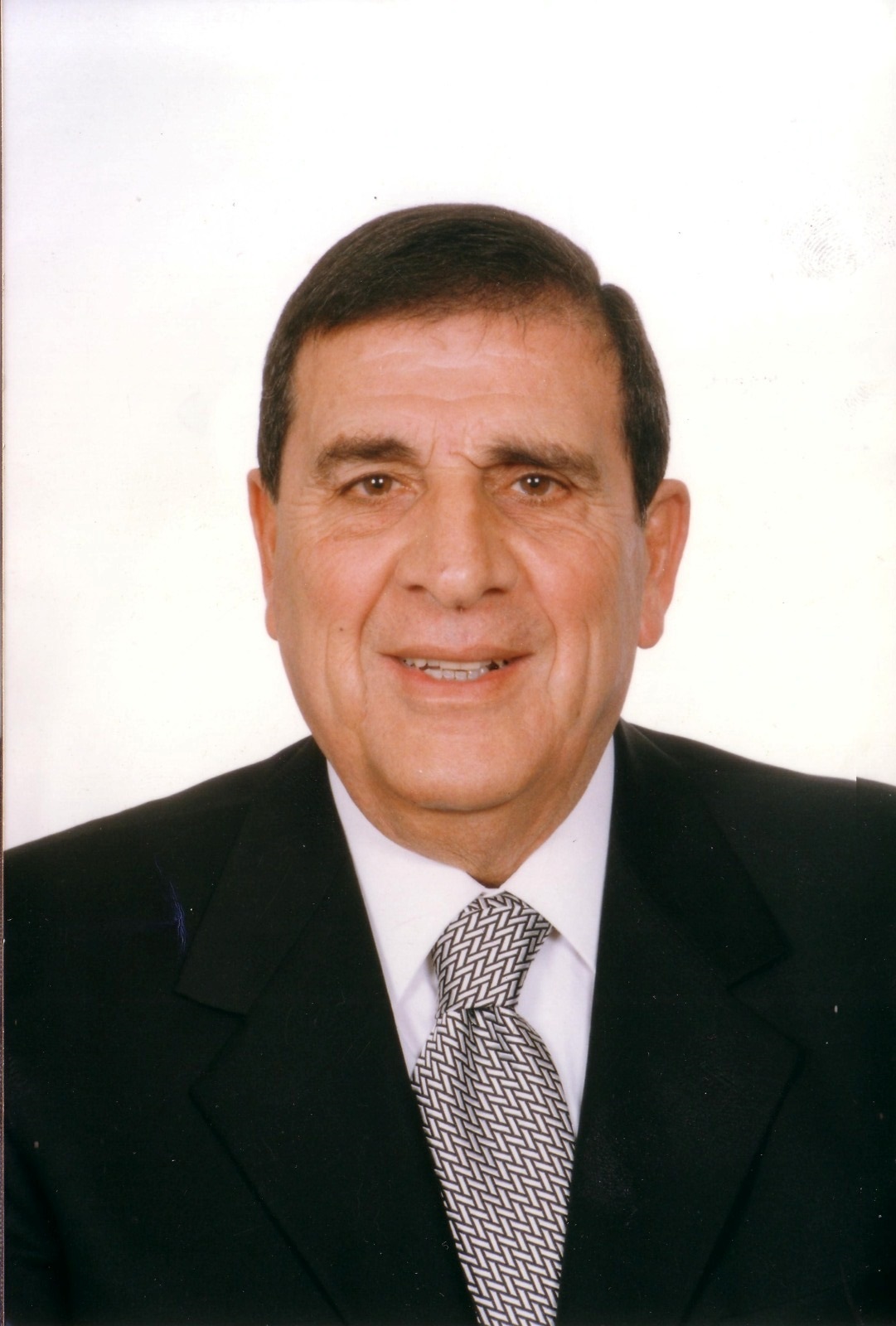 الوزير والنائب السابق أنور الصباح