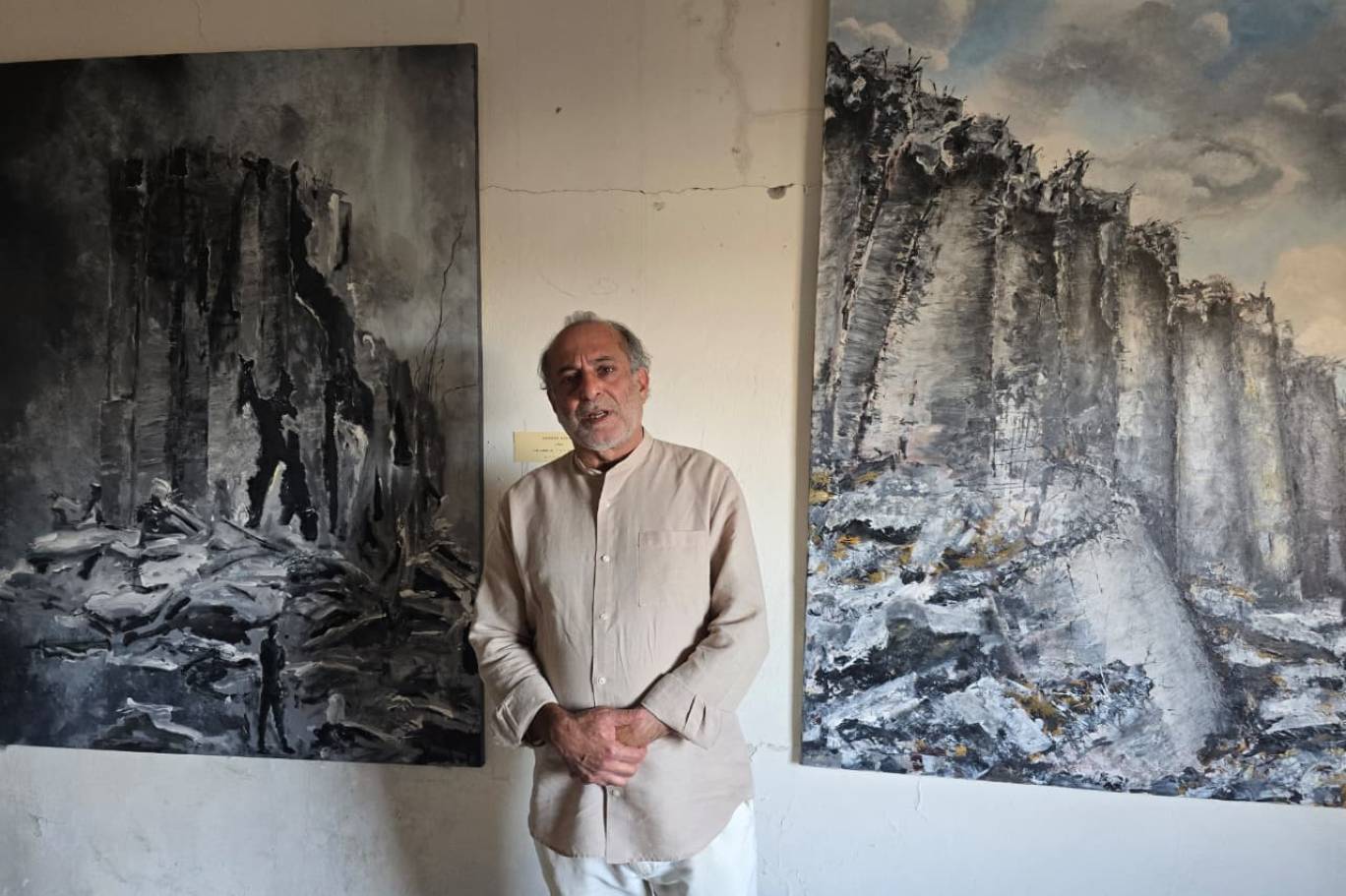 معرض زيتون لناصر عجمي