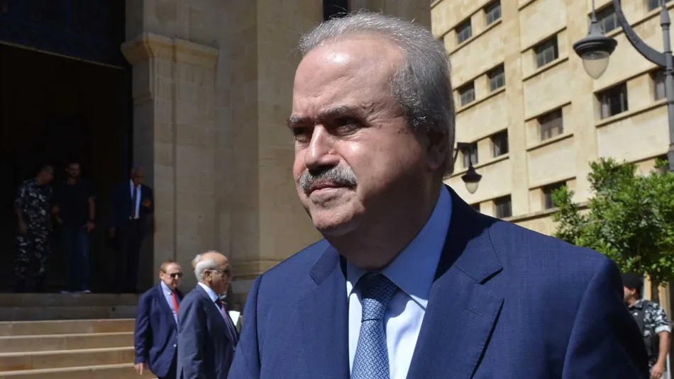 تلقى وزير المالية ياسين جابر شكوى عن فرض ع. مبالغ مالية على أصحاب المعاملات (مصطفى جمال الدين)