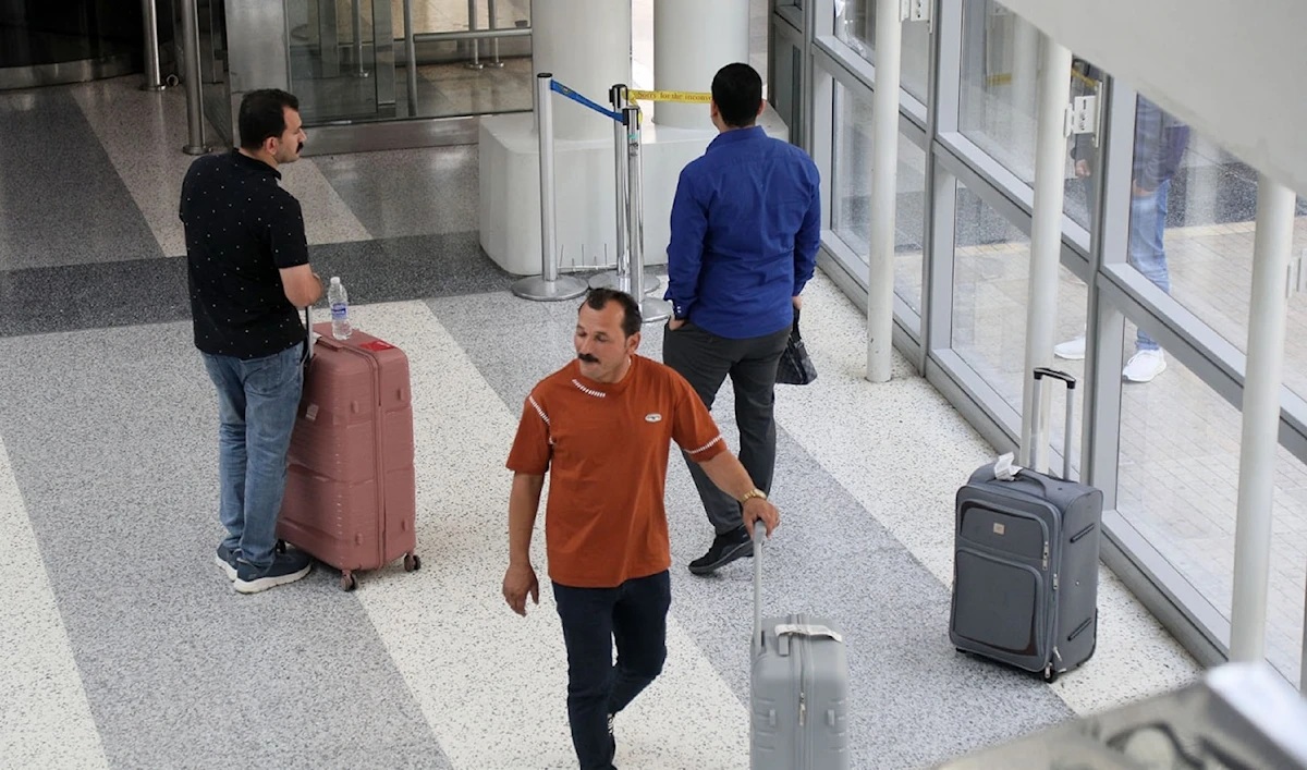 وافدون عرب في مطار بيروت الدولي (مروان بو حيدر)