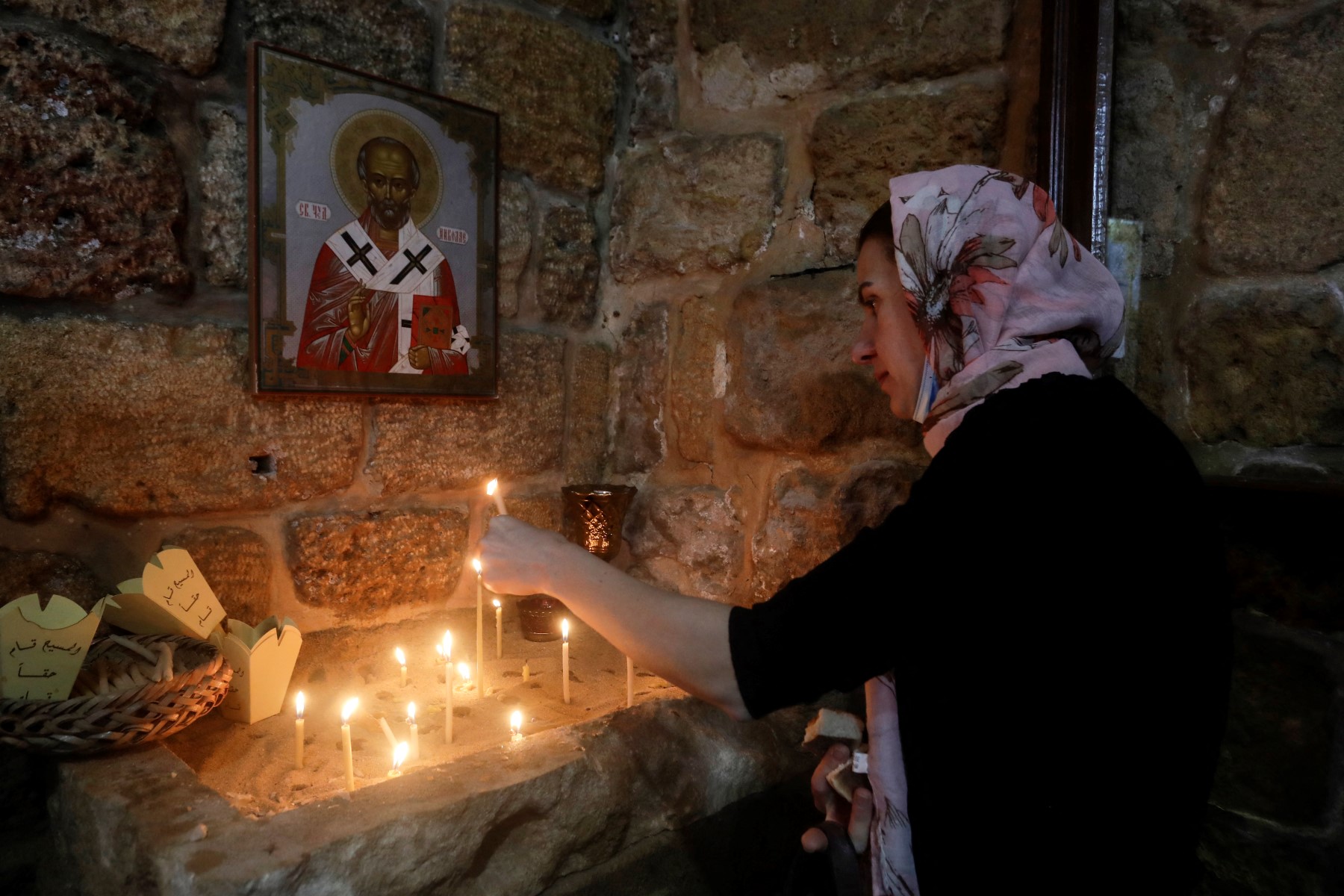 ثمة حوالي 90 ألف نازح لم يزالوا خارج قراهم وبلداتهم تمنع إسرائيل عودتهم أو تعيقها (أ ف ب)