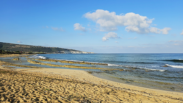 شاطئ القليلة