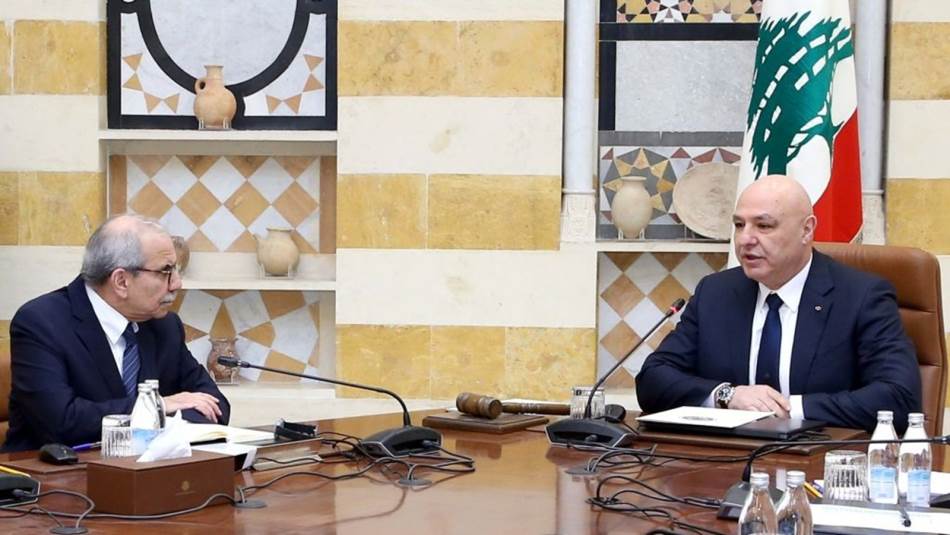 لجميع الطوائف رهانات سياسية وانتظارات من العهد الجديد (Getty)