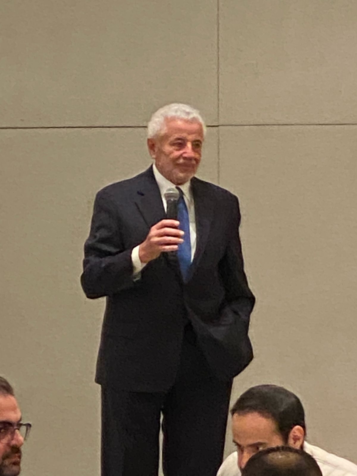 الوزير السابق الدكتور كرم شكرالله كرم