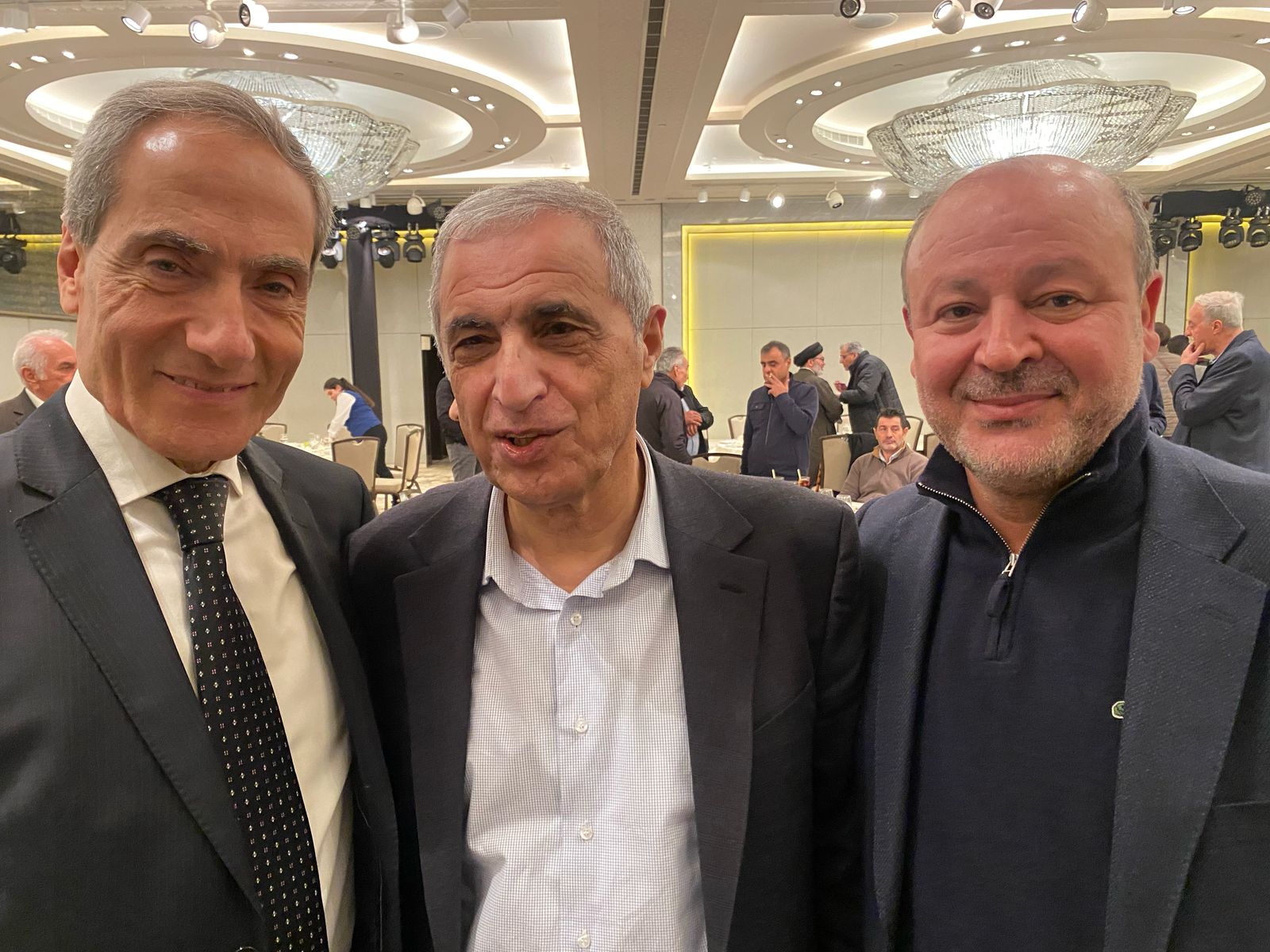 النائب الدكتور قاسم هاشم متوسطاً الدكتور علي حمّاده نائب رئيس بلدية الخيام الدكتور علي حمّاده والدكتور محمد صادق