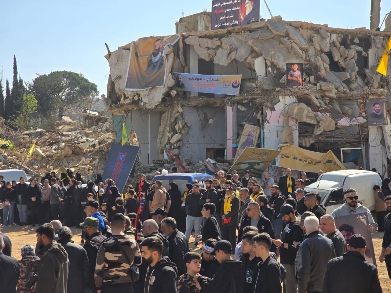 تشييع جثامين 25 شهيداً في بلدة كفر كلا جنوب لبنان اليوم ارتقوا خلال العدوان