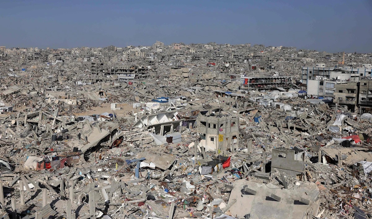 صورة جوية للدمار في مخيم جباليا في شمال قطاع غزة (أ ف ب)