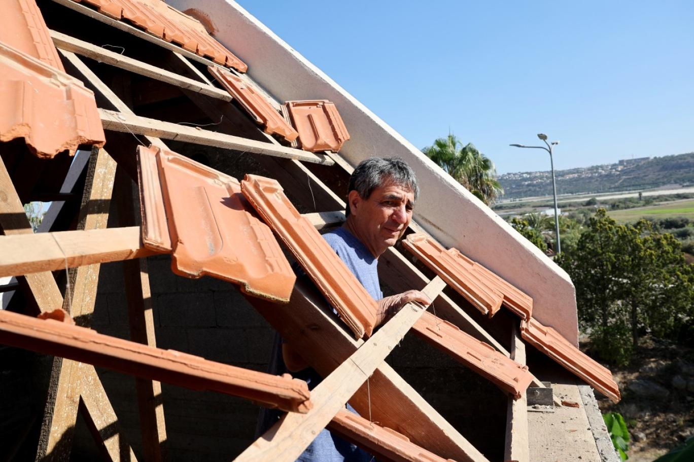 تبقى القدرة على الصمود هي من ترسم معالم المرحلة المقبلة، فثمة واقع عصيب اليوم لكنه لن يدوم كثيراً (أ ف ب)