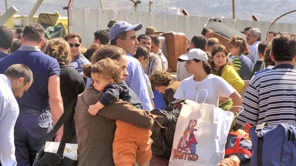 عائلات ميليشيا جيش لبنان الجنوبي خلال الانسحاب من جنوب لبنان في العام 2000 (إعلام اسرائيلي)