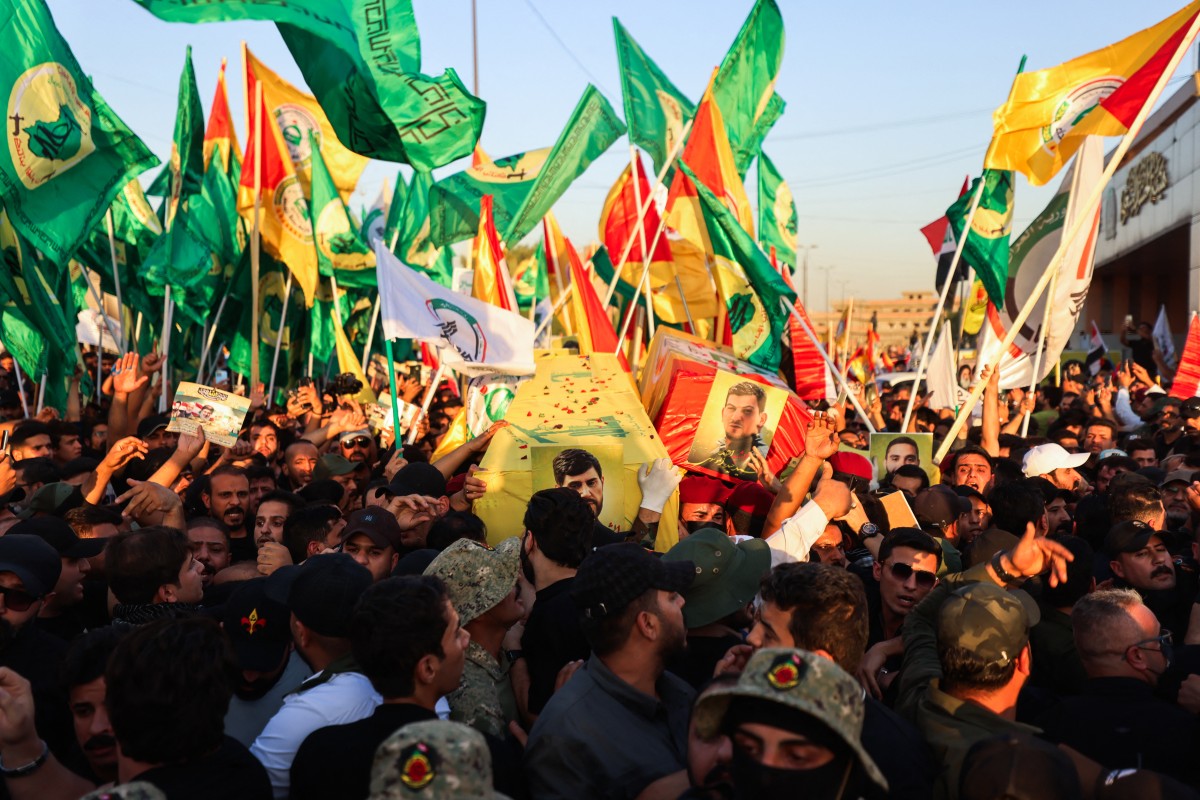 العلاقات الوثيقة بين شيعة لبنان وإيران تعود إلى عقود طويلة (أ ف ب)