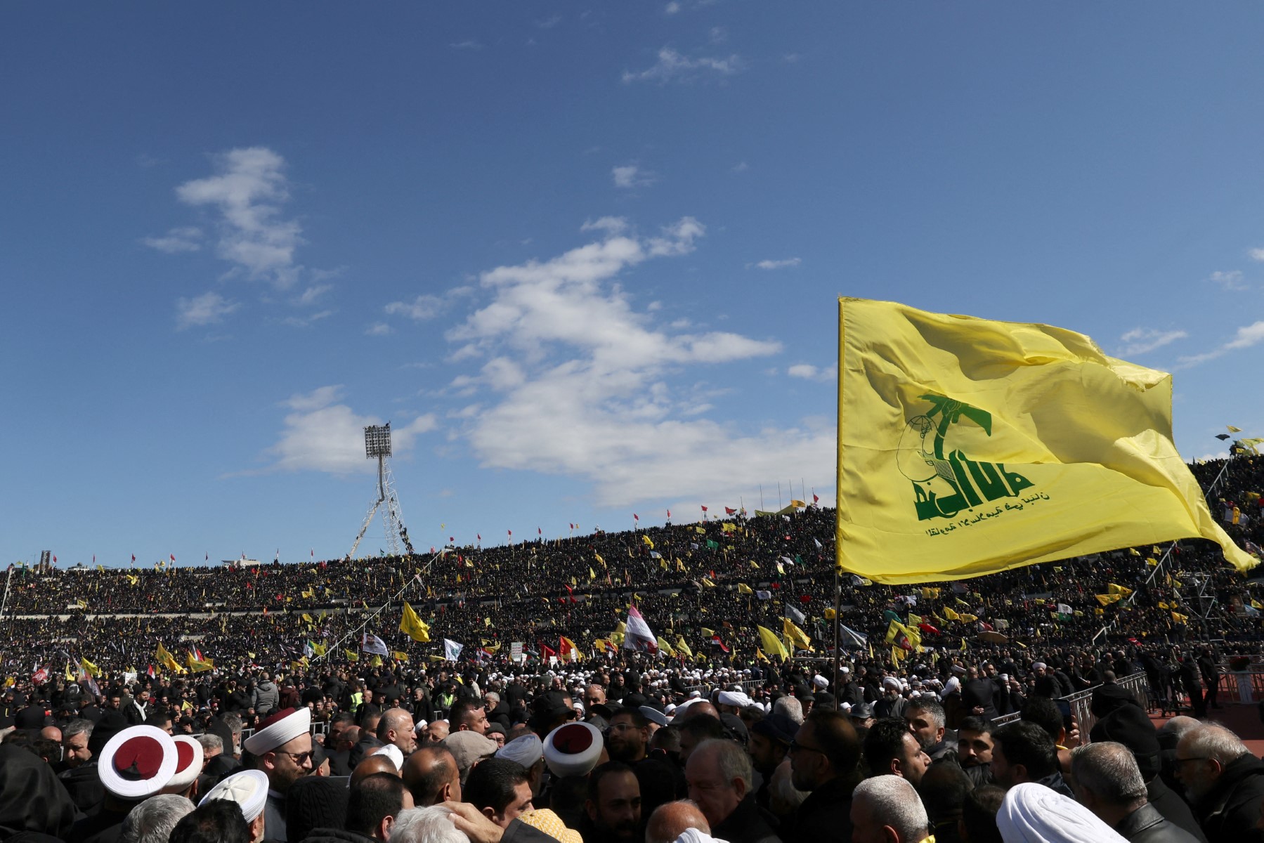 تاريخياً كان لبنان يتبع مرجعية النجف التي هي مخالفة لولاية الفقيه (أ ف ب)