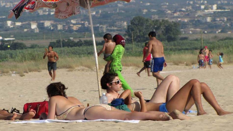 في العيد تنشط حركة روّاد البحر (علي علوش)