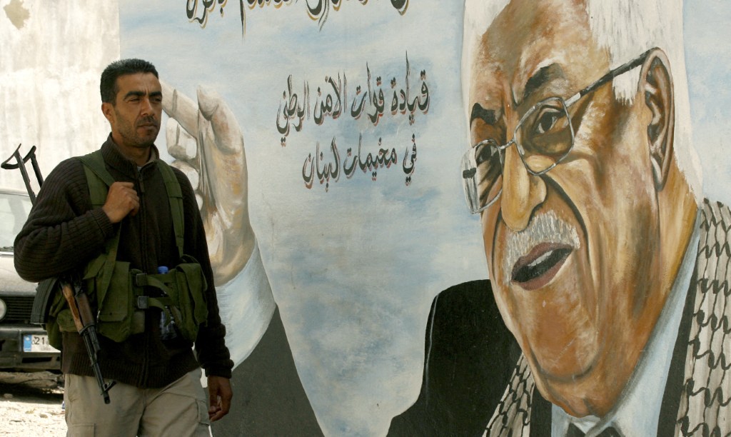 أعادت الزيارة الأخيرة للرئيس محمود عباس إلى لبنان فتح ملف السلاح داخل المخيمات (ا ف ب)