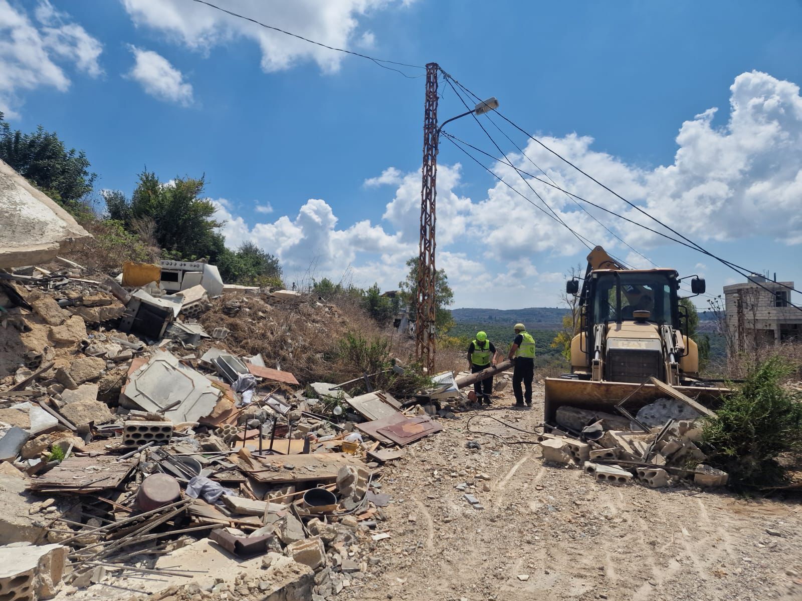 بلدة طيرحرفا المدمرة