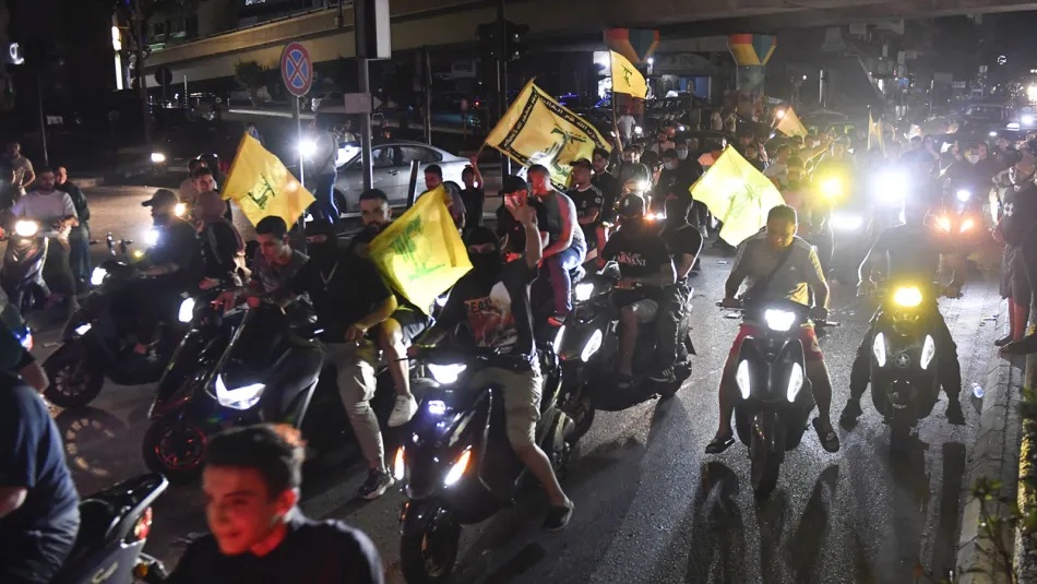 مناصرو امل وحزب الله على الدراجات النارية رفضا لنزع السلاح(المدن)من احتفال حضاري وأداة للحرية والمغامرة، تحولت إلى وسيلة للهيمنة والسيطرة(المدن)