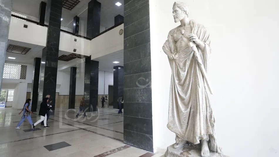 قصر عدل بيروت (علي علوش) تقدم عدد من النواب بشكوى جزائية ضد قاسم بعد اتهامه بتهديد السلم الأهلي.