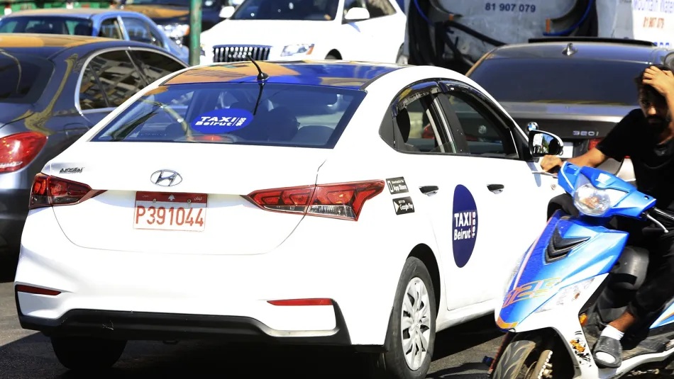 سائق تاكسي بيروت - خدمة أوبر لم تعد الأرخص ولا الأكثر شفافية ولا أسعارها تنافسية كما يفترض عالمياً (مصطفى جمال الدين)