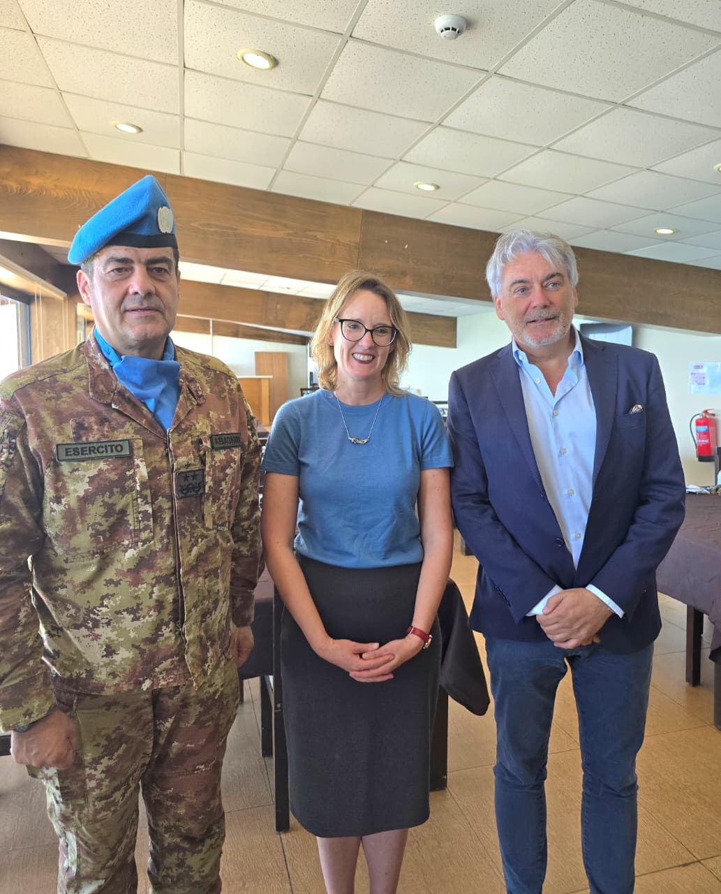 تينانتي وارديل مع قائد اليونيفيل الجنرال أبانيارا (أحمد منتش)