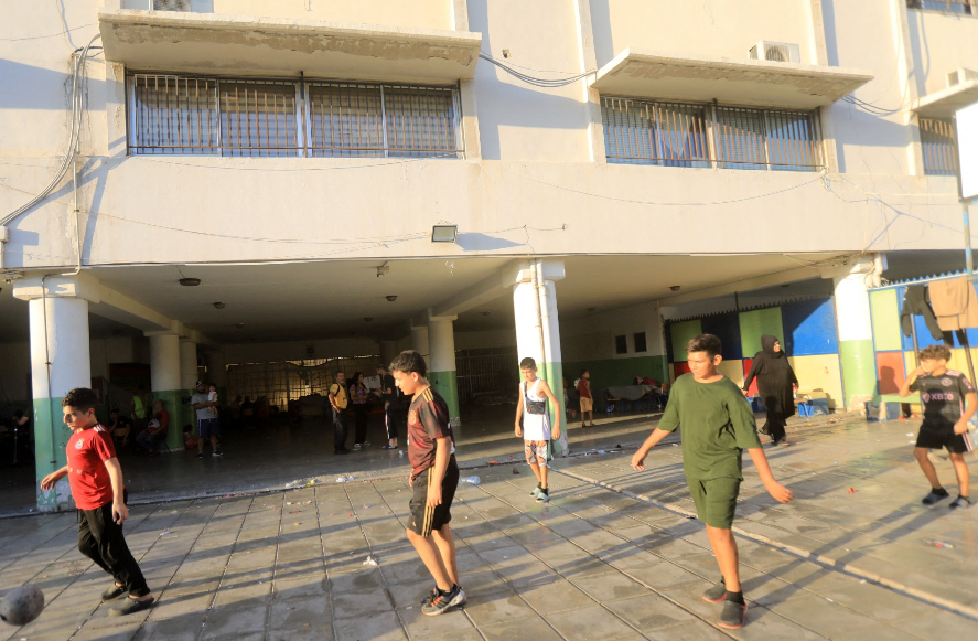 لا ضمانات رسمية لبنانية أو دولية بانتهاء الأعمال الحربية جنوب لبنان والسماح للسكان بالعودة وفتح المدارس (أ ف ب)