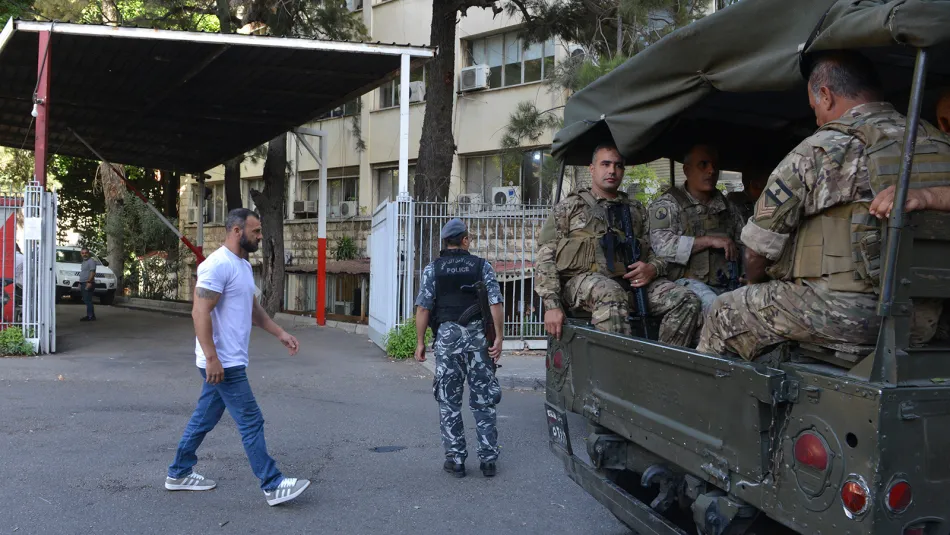 فضل شاكر في قصر عدل بيروت - وصفت المصادر شخصية الحسيان بأنها شخصية هزلية ولا تملك القدر الكافي من الذكاء (مصطفى جمال الدين)
