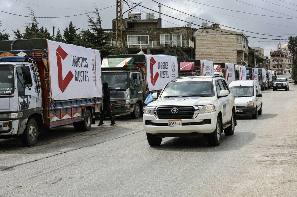 أشار كاهن رعية مار جرجس في رميش الأب نجيب العميل إلى أن المساعدات التي وصلت إلى أهالي القرى المسيحية الحدودية ليست من إسرائيل، بل من منظمة أميركية (أ ف ب)