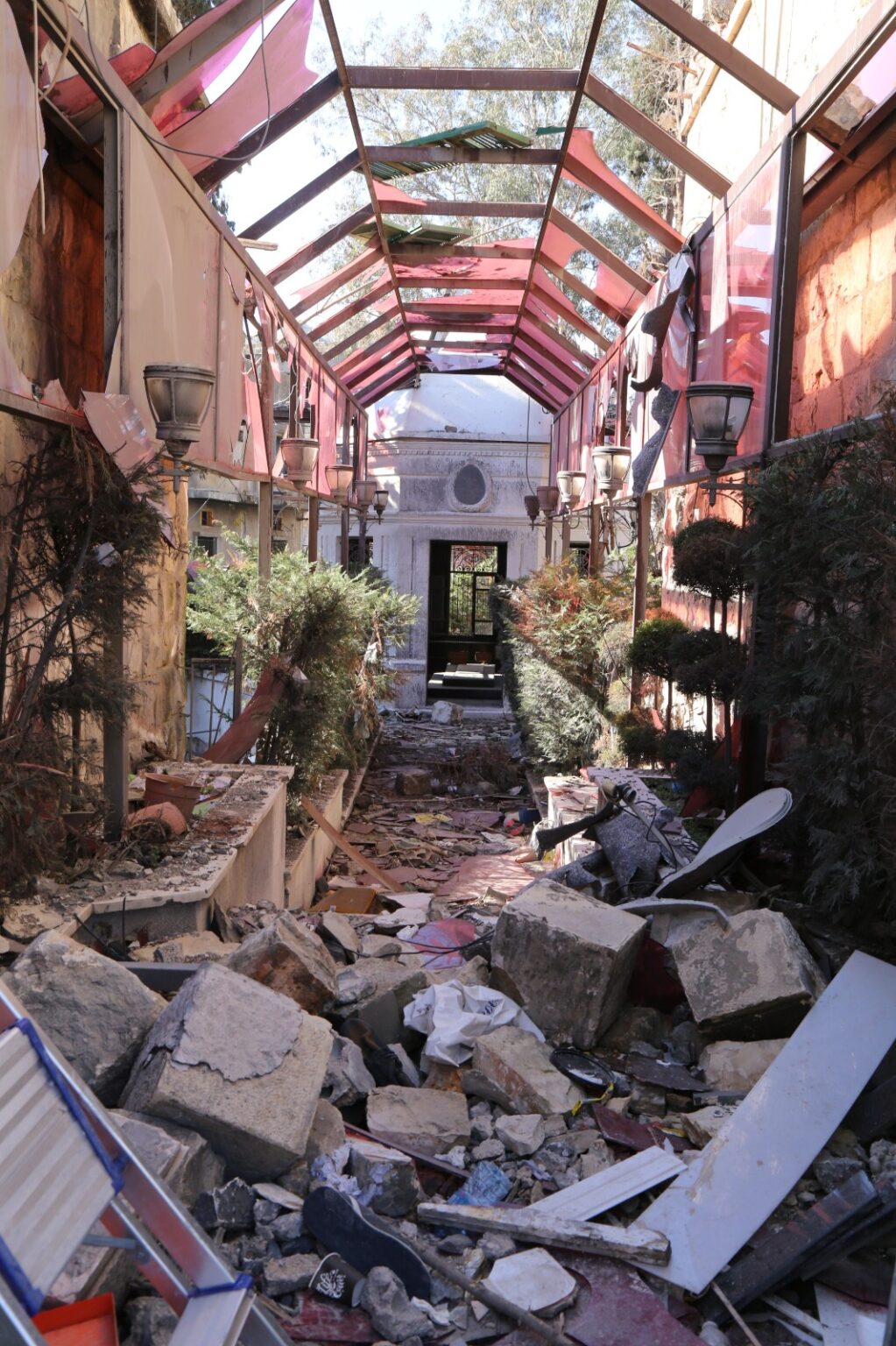 الأضرار التي لحقت بضريح الصباح في النبطية جرّاء الحرب