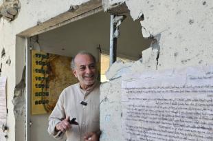 إبداع من الركام: ريشة فنان تعيد الحياة لمنزل مدمر جنوب لبنان